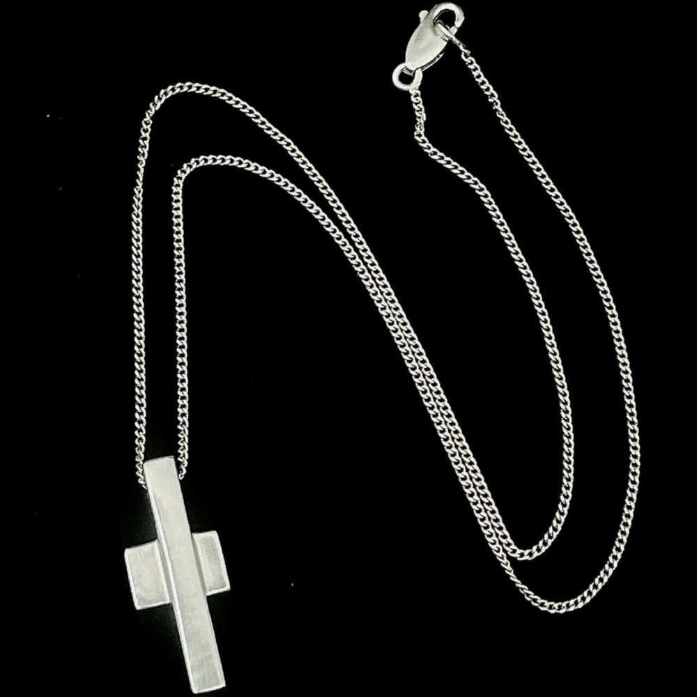 GUCCI RARE Cross Necklace 😇